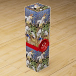 ALTE WEINRÜSTE, ROTWACHWEIN, SIEGEL-MONOGRAMM Wein-Geschenkverpackung<br><div class="desc">Alte mittelalterliche italienische Weinlese.Klassische Landschaft.Schöne hängende rote Trauben, Weinberge, grüne Herbstlaub.Teil von " Saisonfrucht ".Dieses elegante Design ist perfekt für Ernährungswissenschaftler, Dietiker, Gastronomen,  Gastronomie,  Zubereitung oder Restaurant, Catering, Weinindustrie.</div>