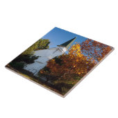 Alte weiße Kirche im Herbst Fliese (Seite)