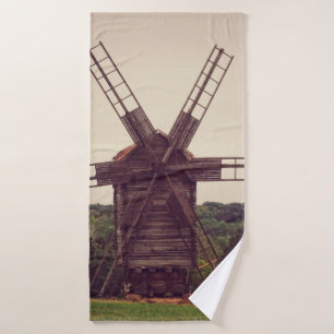 Alte Windmühle. Herbstlandschaft. ukrainische Arch Badehandtuch