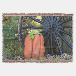 Alte Zeit Holzwagen Rad und geschnitzte Pumpkin Decke