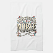 Altenpfleger-Blumen-Typografie-Shirt D Geschirrtuch (Vertikal)