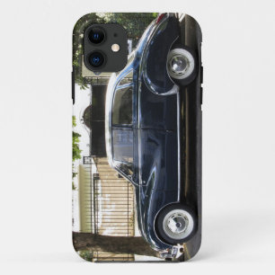 Alter aber sehr gepflegter Audi Wagen. Case-Mate iPhone Hülle