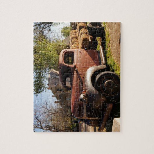 Alter Bauernhof-LKW mit Heuballen Puzzle (Vertikal)