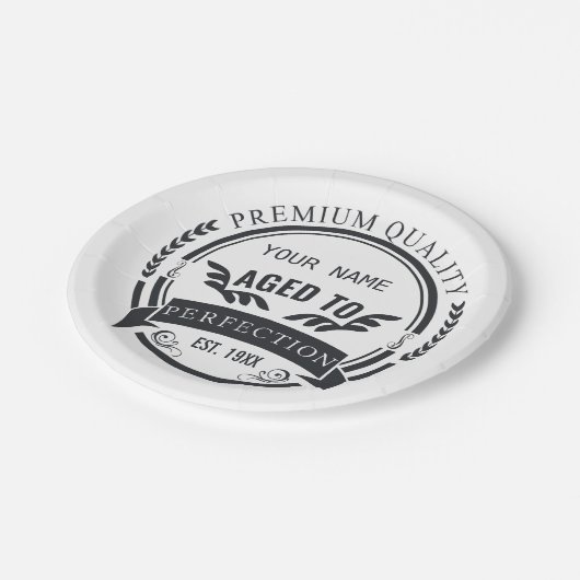 Alter bis Perfektion Pappteller (Schrägansicht)