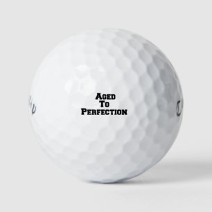 Alter bis zur Perfektion Golfball