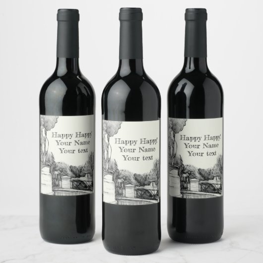 Alter Brunnen im Park mit Skulpturenjunge Weinetikett (Flaschen)