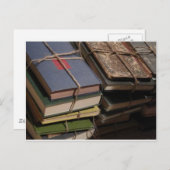 Alter Buchstapel Postkarte (Vorne/Hinten)