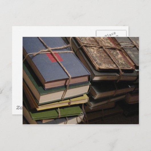 Alter Buchstapel Postkarte (Vorne/Hinten)