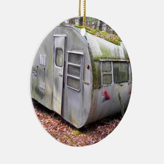 Alter Camper in Wald Keramikornament (Rechts)