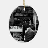 ALTER GEMISCHTWARENLADEN KERAMIK ORNAMENT (Rechts)