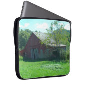 Alter gewitterter Stall Laptopschutzhülle (Vorne Rechts)