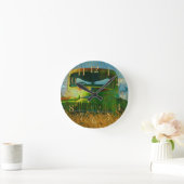 Alter grüner LKW und Feld Runde Wanduhr (Zuhause)