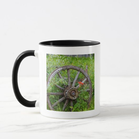Alter Lastwagen drehen herein historische Tasse (Links)