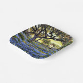 Alter lebender Eichenbaum und Bluebells Pappteller (Gewinkelt)