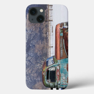 Alter LKW auf dem Feld Case-Mate iPhone Hülle