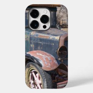 Alter LKW braucht Farbe & Reifen auf Ziegelsteinen Case-Mate iPhone 14 Pro Hülle