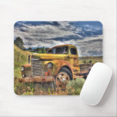Alter LKW verlassen auf dem Gebiet Mousepad (Mit Mouse)