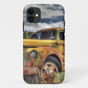 Alter LKW, verlassen auf einem Feld Case-Mate iPhone Hülle