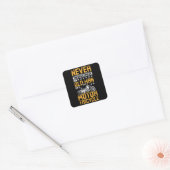 Alter Mann auf Trip Quadratischer Aufkleber (Umschlag)