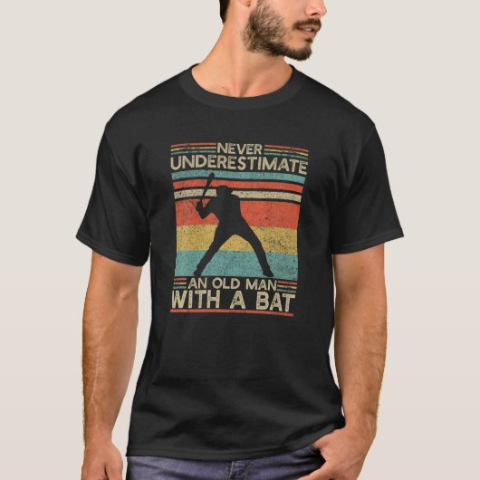 Alter Mann mit Badewanne | Baseball Player | Softb T-Shirt (Vorderseite)