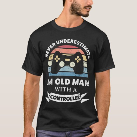 Alter Mann mit Controller Funny Gaming Gift Gamer T-Shirt (Vorderseite)