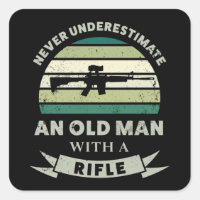 Alter Mann mit einem Rifle Funny Gun Vater Geschen