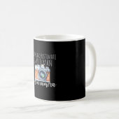 Alter Mann mit Kamera Kaffeetasse (VorderseiteRechts)