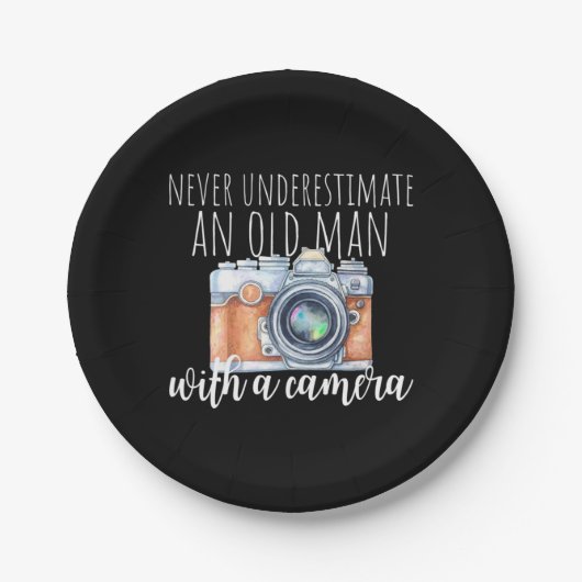 Alter Mann mit Kamera Pappteller (Vorderseite)