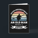 Alter Mann mit Kayak Funny Gift Vater Karte<br><div class="desc">Unterschätze niemals einen Alten mit einem Kajak. Dieses lustige Geschenk ist ideal für Männer,  die Kajak,  Kanu und Wassersport Liebe. Erhalten Sie es als Weihnachten,  Geburtstag oder Vatertagsgeschenke für Ihren Ehemann oder Vater.</div>