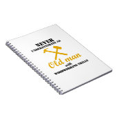 Alter Mann mit Notizblock (Rechte Seite)