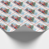 Alter roter LKW mit Weihnachtskiefer Geschenkpapier (Ecke)