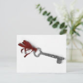 ALTER SCHLÜSSEL MIT ROTEM RIBBON POSTKARTE (Stehend Vorderseite)