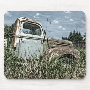 Alter Schrottwagen - Rostiger Vintage-Bauernhofwag Mousepad