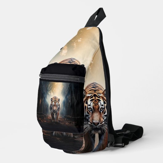 Alter schwarzer und orangefarbener Tiger in einem Crossbody Bag (Rechte Ecke)