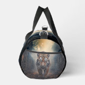 Alter schwarzer und orangefarbener Tiger in einem Duffle Bag (Rechts)