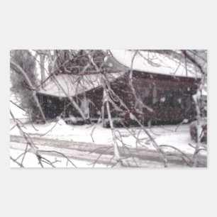 Alter Stall durch das Winter-Schnee-Foto der Zweig Rechteckiger Aufkleber