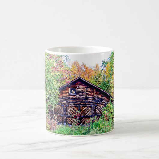 Alter Stall im Herbst Kaffeetasse (Mittel)