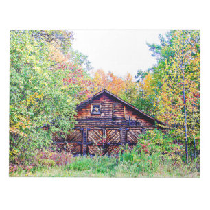Alter Stall im Herbst Notizblock