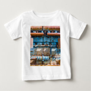 Alter und rostiger Atlas Imperial Diesel Motor in Baby T-shirt