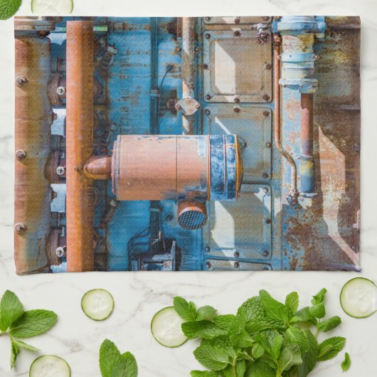 Alter und rostiger Atlas Imperial Diesel Motor in Geschirrtuch (Gefaltet)