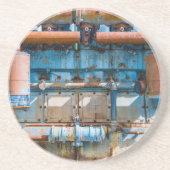 Alter und rostiger Atlas Imperial Diesel Motor in Getränkeuntersetzer (Vorne)