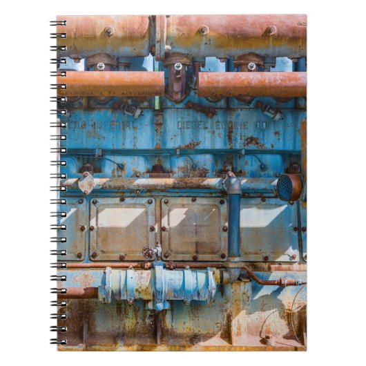 Alter und rostiger Atlas Imperial Diesel Motor in Notizblock (Vorderseite)