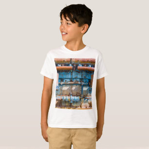 Alter und rostiger Atlas Imperial Diesel Motor in T-Shirt