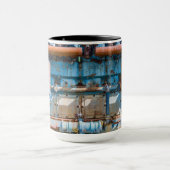 Alter und rostiger Atlas Imperial Diesel Motor in Tasse (Zentrum)