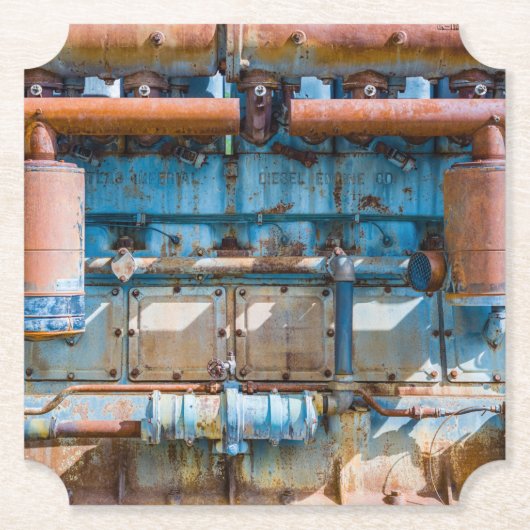 Alter und rostiger Atlas Imperial Diesel Motor in Untersetzer (Vorderseite)