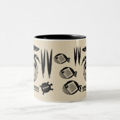 Alter Vogel, Schildkröte, Gras, Aquarellcreme Zweifarbige Tasse (Mittel)