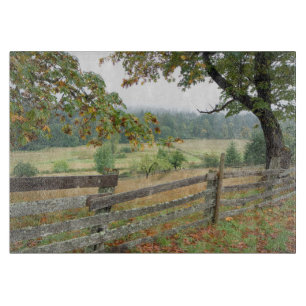 Alter Zaun auf einer Farm Schneidebrett