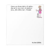 Ältere Frau lacht über Anzeichen des Alterns Notizblock (Vorderseite)