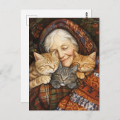 Ältere Frauen nehmen drei Katzen gemütlich ein Postkarte (Vorne/Hinten)