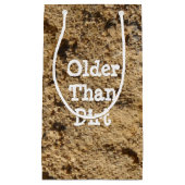 Ältere Geschenktasche als dunkle. Kleine Geschenktüte (Vorderseite)